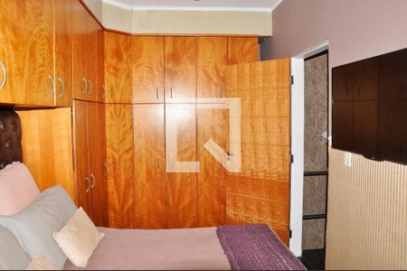 Casa à venda com 78m², 2 quartos e 2 vagasQuarto 02 com Varanda