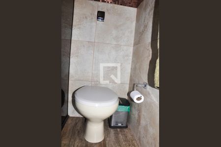 Casa à venda com 78m², 2 quartos e 2 vagasBanBanheiro / Box / Armário / Chuveiro Elétricoheiro