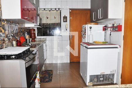 Casa à venda com 78m², 2 quartos e 2 vagasCozinha / Armário