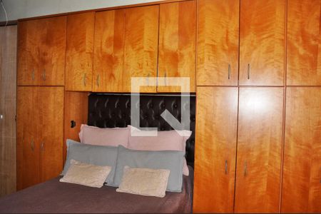 Casa à venda com 78m², 2 quartos e 2 vagasQuarto 02 com Varanda