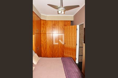 Casa à venda com 78m², 2 quartos e 2 vagasQuarto 02 com Varanda