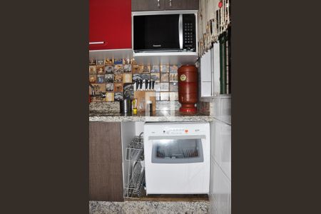 Casa à venda com 78m², 2 quartos e 2 vagasCozinha / Armário