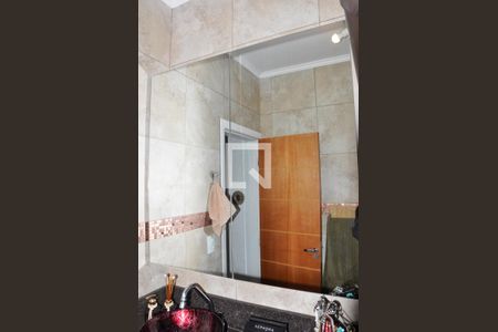 Casa à venda com 78m², 2 quartos e 2 vagasBanheiro / Box / Armário / Chuveiro Elétrico