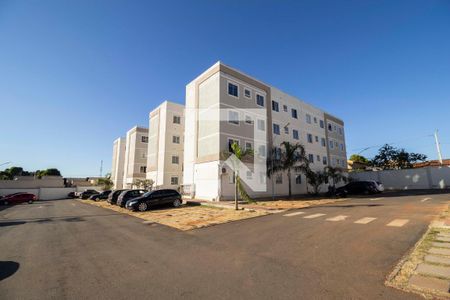 Apartamento para alugar com 66m², 2 quartos e 1 vagaFachada do bloco