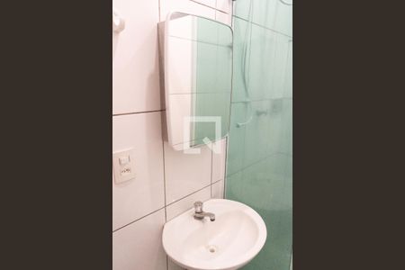 Banheiro de casa para alugar com 1 quarto, 30m² em Cidade Intercap, São Paulo