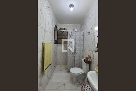 Casa à venda com 170m², 2 quartos e 1 vaga Casa à venda com 170m², 2 quartos e 1 vagaBanheiro