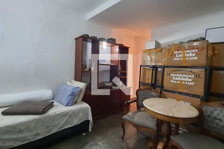 Casa à venda com 170m², 2 quartos e 1 vaga Casa à venda com 170m², 2 quartos e 1 vagaSala