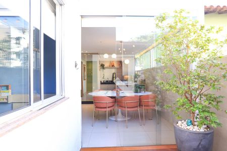 Varanda de apartamento à venda com 3 quartos, 130m² em Fernão Dias, Belo Horizonte