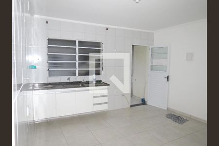 Cozinha de casa para alugar com 1 quarto, 40m² em Jardim Almanara, São Paulo