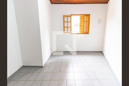 Quarto 2 de casa para alugar com 2 quartos, 48m² em Vila Bertioga, São Paulo