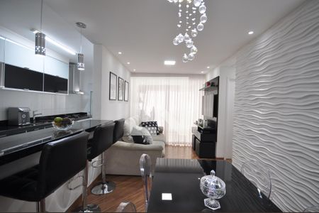 Sala de apartamento à venda com 2 quartos, 75m² em Vila Nivi, São Paulo