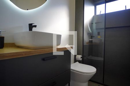 Banheiro de kitnet/studio para alugar com 1 quarto, 42m² em Morro das Pedras, Florianópolis
