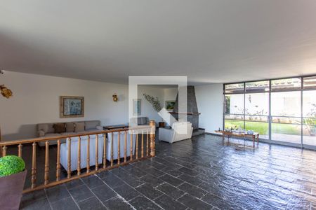 Sala de casa à venda com 5 quartos, 700m² em São Luiz, Belo Horizonte