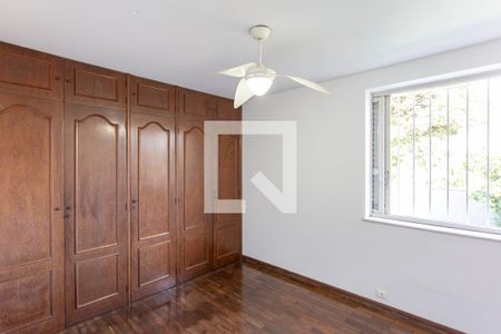 Casa à venda com 700m², 5 quartos e 2 vagasQuarto Suíte 1