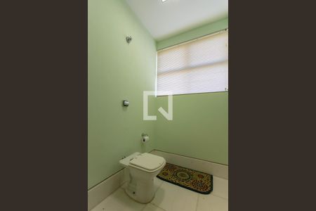 Casa à venda com 700m², 5 quartos e 2 vagasLavabo