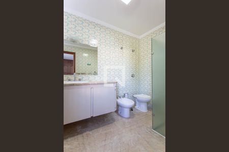 Casa à venda com 700m², 5 quartos e 2 vagasBanheiro da Suíte 1