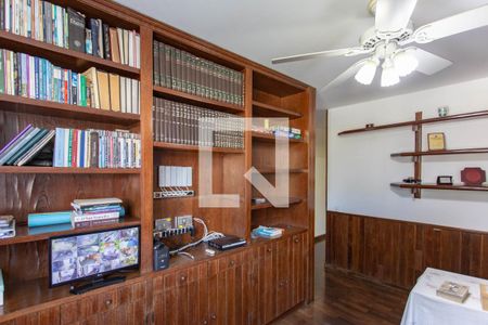 Casa à venda com 700m², 5 quartos e 2 vagasQuarto Suíte 2