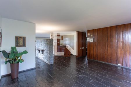 Sala de casa à venda com 5 quartos, 700m² em São Luiz, Belo Horizonte