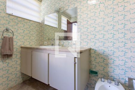 Casa à venda com 700m², 5 quartos e 2 vagasBanheiro da Suíte 1