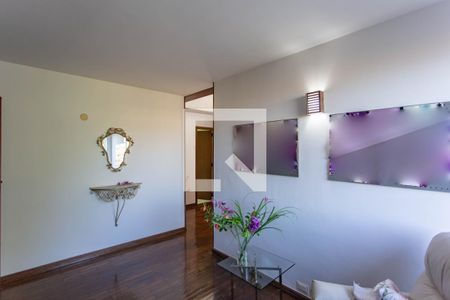 Casa à venda com 700m², 5 quartos e 2 vagasEscritório