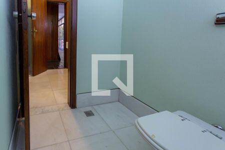 Casa à venda com 700m², 5 quartos e 2 vagasLavabo