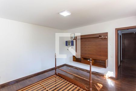 Casa à venda com 700m², 5 quartos e 2 vagasQuarto Suíte 2