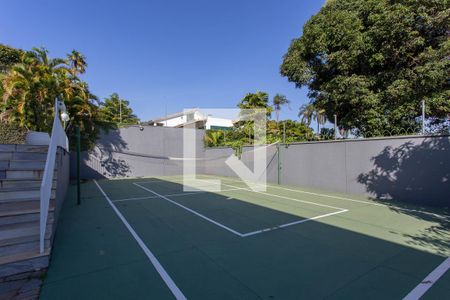 Casa à venda com 700m², 5 quartos e 2 vagasQuadra Esportiva