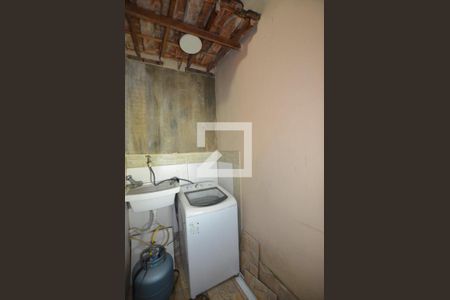 Casa à venda com 80m², 3 quartos e sem vagaÁrea de Serviço