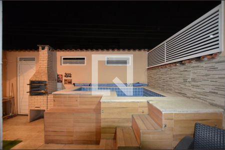 Casa à venda com 80m², 3 quartos e sem vagaPiscina