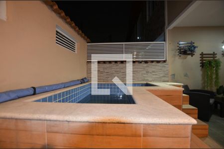 Casa à venda com 80m², 3 quartos e sem vagaPiscina