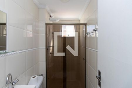 Banheiro Social de apartamento para alugar com 2 quartos, 56m² em Vila Mazzei, São Paulo