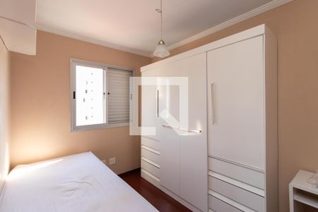 Quarto 1 de apartamento para alugar com 2 quartos, 56m² em Vila Mazzei, São Paulo