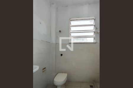 Apartamento à venda com 60m², 2 quartos e sem vaga Apartamento à venda com 60m², 2 quartos e sem vagaBanheiro Corredor