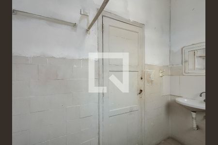 Apartamento à venda com 60m², 2 quartos e sem vaga Apartamento à venda com 60m², 2 quartos e sem vagaBanheiro Corredor