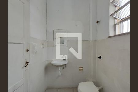 Apartamento à venda com 60m², 2 quartos e sem vaga Apartamento à venda com 60m², 2 quartos e sem vagaBanheiro Corredor