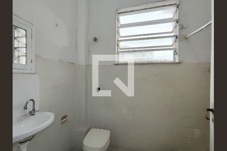 Apartamento à venda com 60m², 2 quartos e sem vaga Apartamento à venda com 60m², 2 quartos e sem vagaBanheiro Corredor