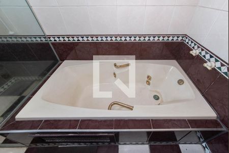 Casa à venda com 268m², 3 quartos e 5 vagas Casa à venda com 268m², 3 quartos e 5 vagasBanheiro da Suíte 3