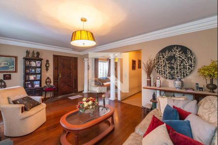 Casa à venda com 268m², 3 quartos e 5 vagas Casa à venda com 268m², 3 quartos e 5 vagasSala