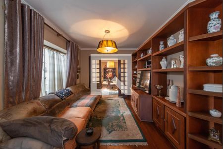 Sala de TV de casa à venda com 3 quartos, 268m² em Vila Gumercindo, São Paulo
