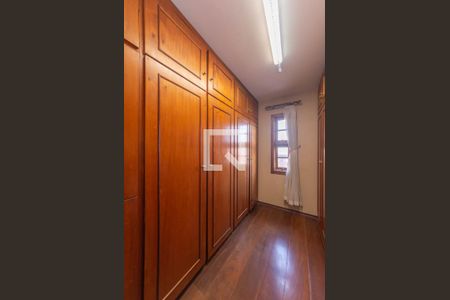 Casa à venda com 268m², 3 quartos e 5 vagas Casa à venda com 268m², 3 quartos e 5 vagasSuíte 3 - Closet