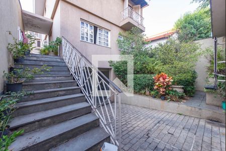 Casa à venda com 268m², 3 quartos e 5 vagas Casa à venda com 268m², 3 quartos e 5 vagasEntrada