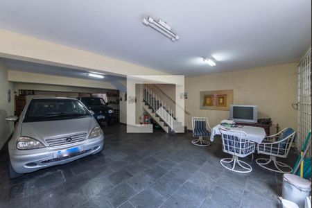 Casa à venda com 268m², 3 quartos e 5 vagas Casa à venda com 268m², 3 quartos e 5 vagasGaragem