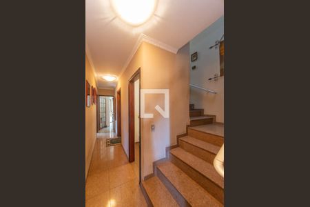 Casa à venda com 268m², 3 quartos e 5 vagas Casa à venda com 268m², 3 quartos e 5 vagasCorredor