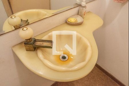 Casa à venda com 268m², 3 quartos e 5 vagas Casa à venda com 268m², 3 quartos e 5 vagasLavabo