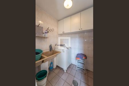 Casa à venda com 268m², 3 quartos e 5 vagas Casa à venda com 268m², 3 quartos e 5 vagasLavanderia