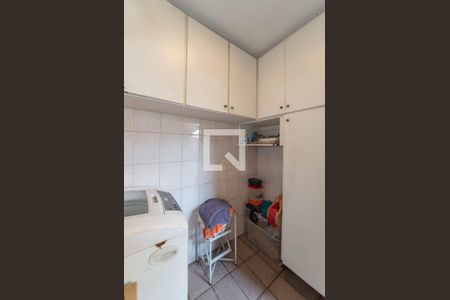 Casa à venda com 268m², 3 quartos e 5 vagas Casa à venda com 268m², 3 quartos e 5 vagasLavanderia