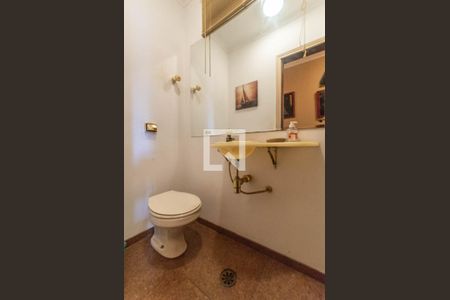 Casa à venda com 268m², 3 quartos e 5 vagas Casa à venda com 268m², 3 quartos e 5 vagasLavabo