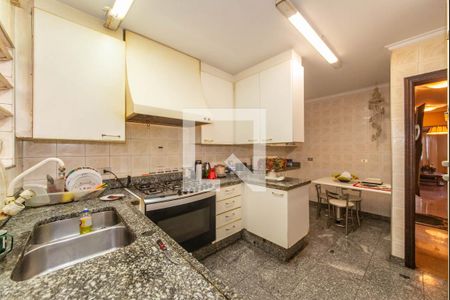 Casa à venda com 268m², 3 quartos e 5 vagas Casa à venda com 268m², 3 quartos e 5 vagasCozinha