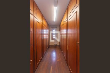 Casa à venda com 268m², 3 quartos e 5 vagas Casa à venda com 268m², 3 quartos e 5 vagasSuíte 3 - Closet