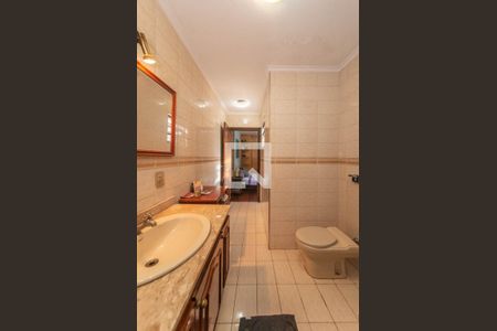 Casa à venda com 268m², 3 quartos e 5 vagas Casa à venda com 268m², 3 quartos e 5 vagasBanheiro da Suíte 1